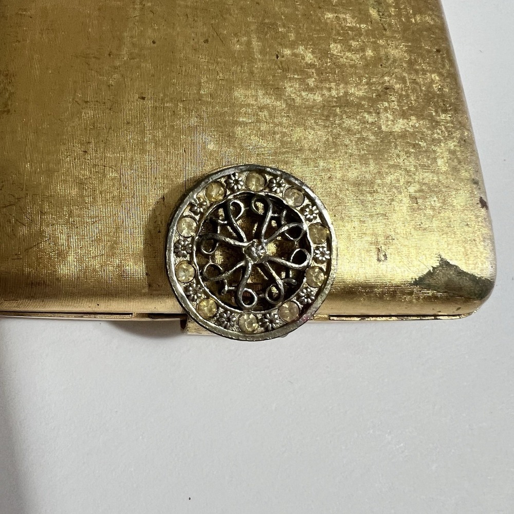 AVON Gold Tone w Floral Rhinestone Catch Latch Loose Powder Compact VINTAGE - Picture 11 of 15